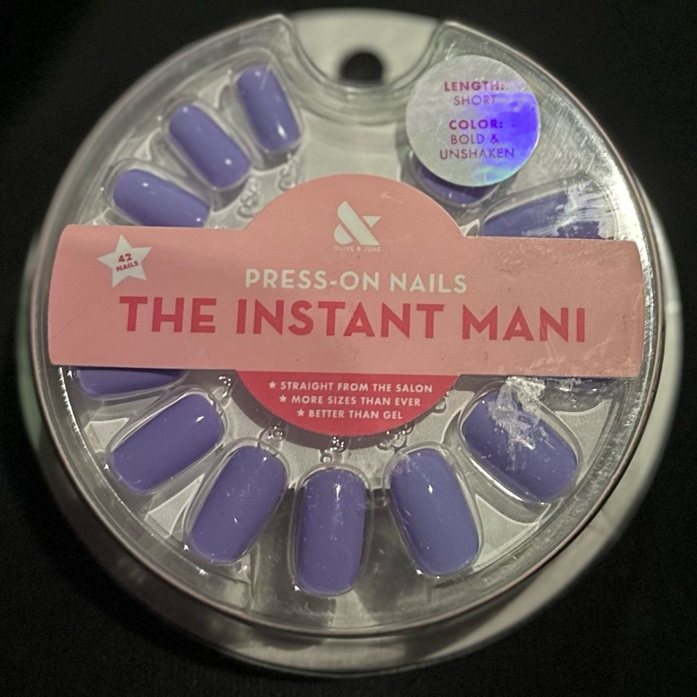 🆕 Olive & June Press-On Nails - The Instant Mani purple short